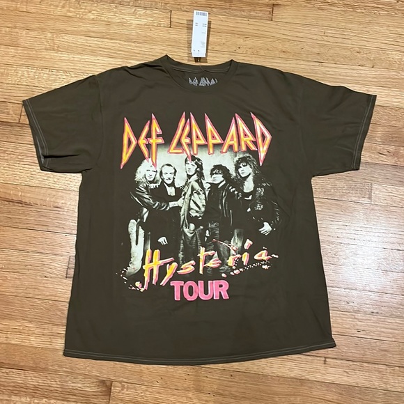 NWT Urban Outfitters Def Leppard Hysteria Tour T-shirt - Picture 3 of 6